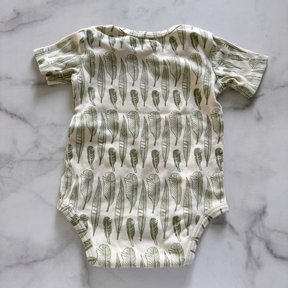 Kate Quinn Leaf Print Short Sleeve Onesie Size 18-24 month - Picture 4 of 4